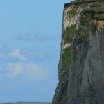 Au pied de la falaise